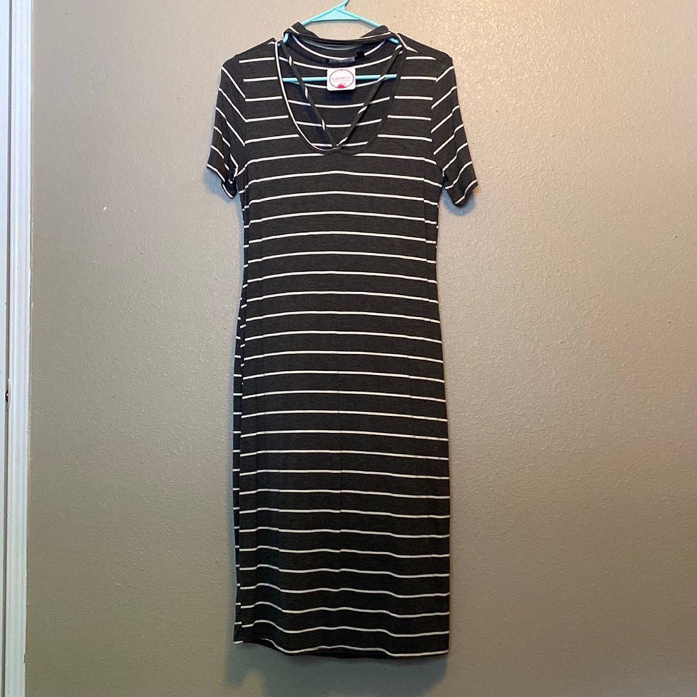 Grey and White MIDI Dress with V- cut and choker